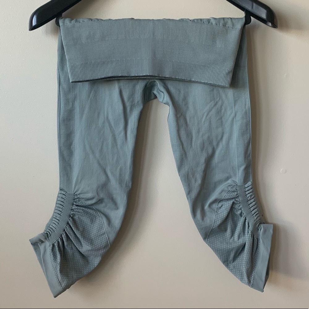 Lululemon in the flow crops